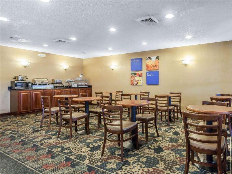 Comfort Inn Cleveland Airport Middleburg Heights Exterior foto